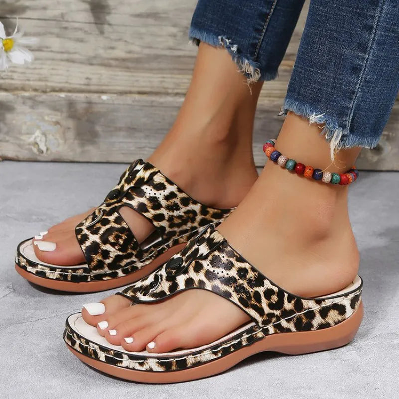 Women Casual Flat Flip Flop / Sandals