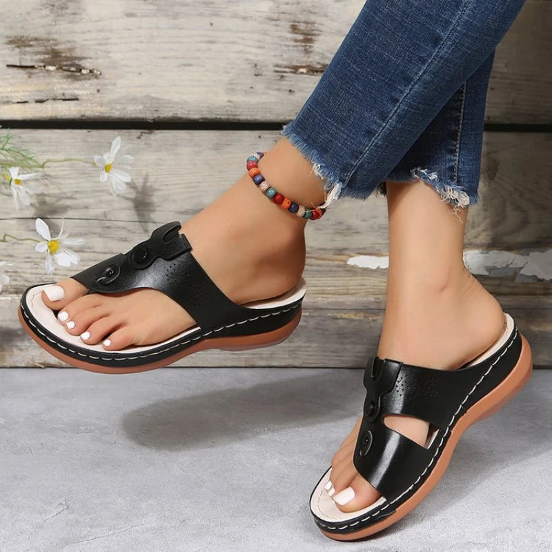 Women Casual Flat Flip Flop / Sandals